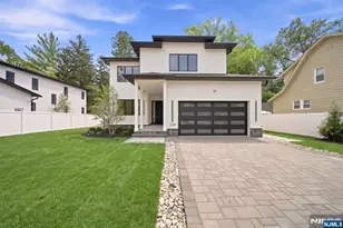 224 Riveredge Rd, Tenafly, NJ 07670 - Photo 2