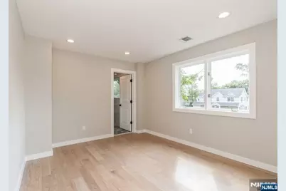 66 E Gramercy Place, Glen Rock, NJ 07452 - Photo 18