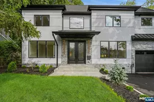 66 E Gramercy Pl, Glen Rock, NJ 07452 - Photo 2
