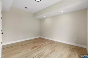 264 Beverly Hills Rd, Fort Lee, NJ 07024 - Photo 36