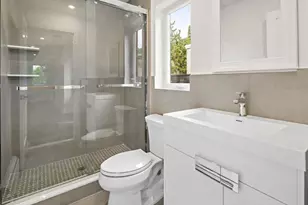 264 Beverly Hills Rd, Fort Lee, NJ 07024 - Photo 38