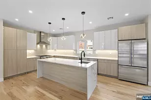264 Beverly Hills Rd, Fort Lee, NJ 07024 - Photo 12