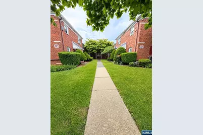 721 Broad Avenue 5A #5A, Ridgefield, NJ 07657 - Photo 4