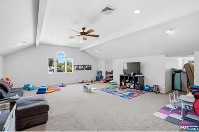 646 Teaneck Road, Teaneck Township, NJ 07666 - Photo 12