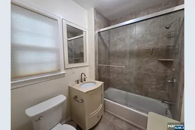 16 Sidney Avenue 2nd Floor #2nd floor, Rutherford, NJ 07070 - Photo 10