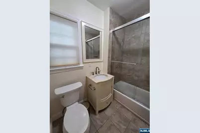 16 Sidney Avenue 2nd Floor #2nd floor, Rutherford, NJ 07070 - Photo 12