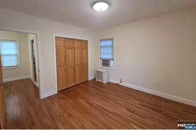 16 Sidney Avenue 2nd Floor #2nd floor, Rutherford, NJ 07070 - Photo 6