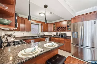 304 Palisade Avenue 201 #201, Union City, NJ 07087 - Photo 6