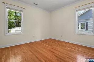27 Milton St, Cresskill, NJ 07626 - Photo 8
