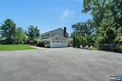 247 Oldwoods Road, Franklin Lakes, NJ 07417 - Photo 26