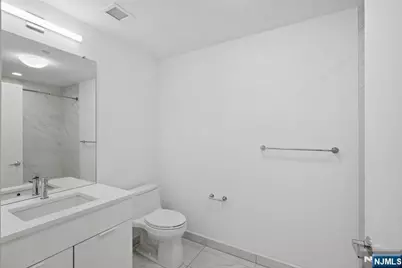 9 Ave At Port Imperial 818 #818, West New York, NJ 07093 - Photo 12