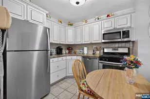 2100 Linwood Ave 19B, Fort Lee, NJ 07024 - Photo 4