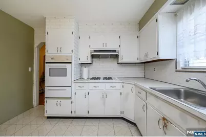 94 Van Buren Street, Newark, NJ 07105 - Photo 6
