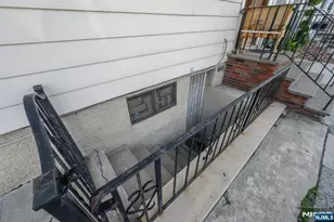 94 Van Buren St, Newark, NJ 07105 - Photo 34