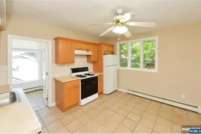 209 Merritt Avenue, Bergenfield, NJ 07621 - Photo 8
