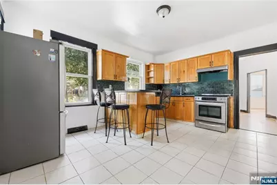 39 Struyk Avenue, Haledon, NJ 07508 - Photo 8