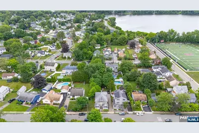 139 Van Avenue, Pompton Lakes, NJ 07442 - Photo 22