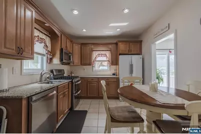 334 Travers Place, Lyndhurst Township, NJ 07071 - Photo 12