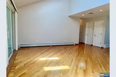 2240 Jones Road, Fort Lee, NJ 07024 - Photo 6