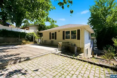 444 Lookout Avenue, Hackensack, NJ 07601 - Photo 22