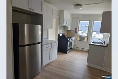 502 Broad Avenue, Ridgefield, NJ 07657 - Photo 2