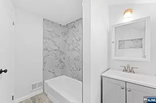 18 Farmingdale Ave, Bloomfield, NJ 07003 - Photo 6