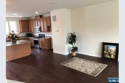32 Litchfield Lane 403 #403, Fair Lawn, NJ 07410 - Photo 2
