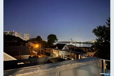 36 Myrtle Avenue A #A, Edgewater, NJ 07020 - Photo 2