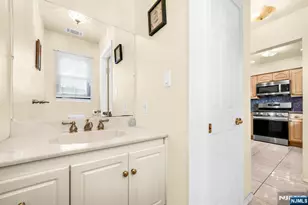 25 Driscoll Ct, North Brunswick Township, NJ 08902 - Photo 6
