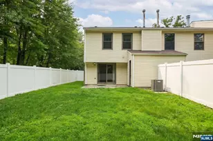 25 Driscoll Ct, North Brunswick Township, NJ 08902 - Photo 22