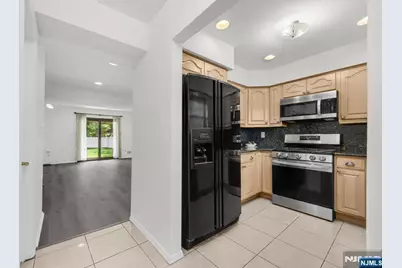25 Driscoll Court, North Brunswick Township, NJ 08902 - Photo 4