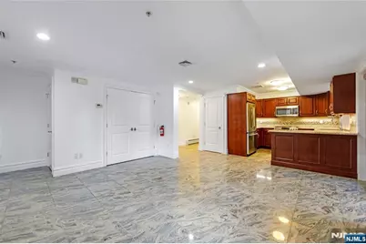 2132 Linwood Avenue 1st Floor #1st floor, Fort Lee, NJ 07024 - Photo 4