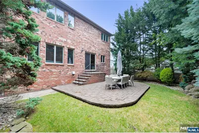 1056 Edgewood Lane, Fort Lee, NJ 07024 - Photo 34