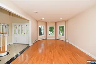 1056 Edgewood Ln, Fort Lee, NJ 07024 - Photo 4