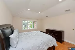 1056 Edgewood Ln, Fort Lee, NJ 07024 - Photo 24