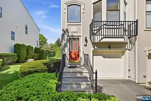 419 Hartford Dr 4020, Nutley, NJ 07110 - Photo 2