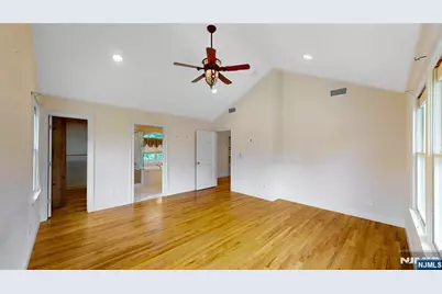41 Circle Drive, Paramus, NJ 07652 - Photo 14