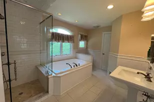 41 Circle Dr, Paramus, NJ 07652 - Photo 16