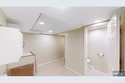 41 Circle Drive, Paramus, NJ 07652 - Photo 30