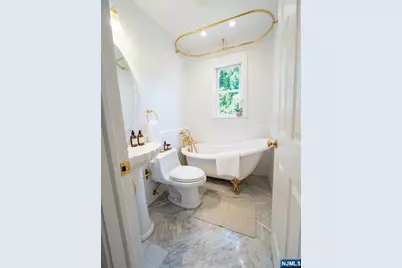 41 Circle Drive, Paramus, NJ 07652 - Photo 8