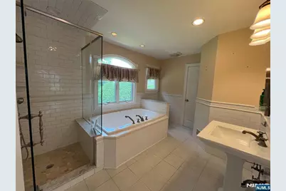 41 Circle Drive, Paramus, NJ 07652 - Photo 16