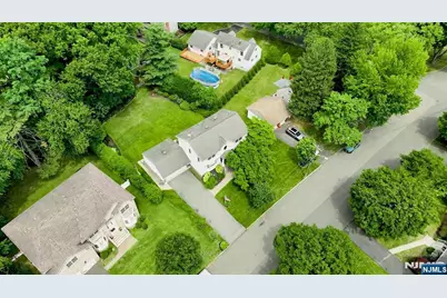 41 Circle Drive, Paramus, NJ 07652 - Photo 32