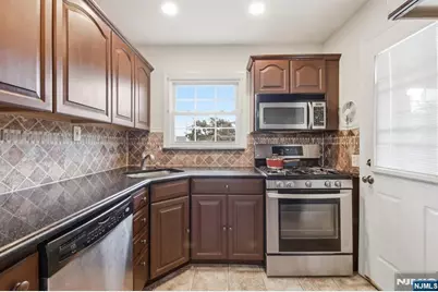208 Baldwin Avenue, New Milford, NJ 07646 - Photo 10