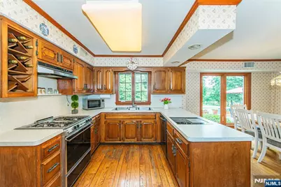 715 Terrace Heights, Wyckoff Township, NJ 07481 - Photo 10