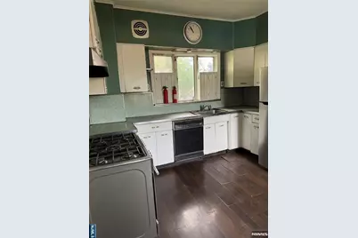 110 Romaine Place, Leonia, NJ 07605 - Photo 6