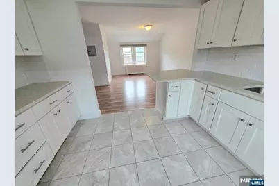 465 Oakdene Avenue 3Fl #3FL, Cliffside Park, NJ 07010 - Photo 1