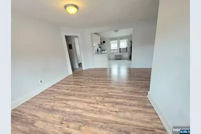 465 Oakdene Avenue 3Fl #3FL, Cliffside Park, NJ 07010 - Photo 4