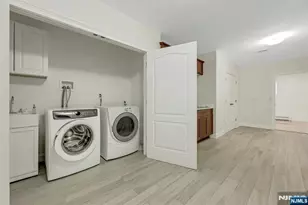 268 Center St, Englewood Cliffs, NJ 07632 - Photo 32