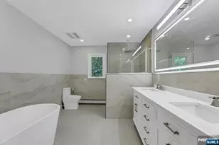 268 Center St, Englewood Cliffs, NJ 07632 - Photo 16