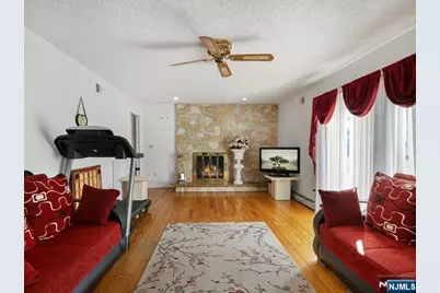 81 Hastings Avenue, Nutley, NJ 07110 - Photo 18